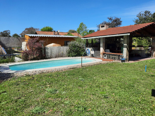 Alquiler Por Temporada Casa Con Piscina En La Floresta  (ref: Igr-520)