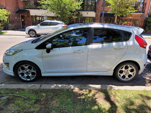 Ford Fiesta Kinet Titanium 2011
