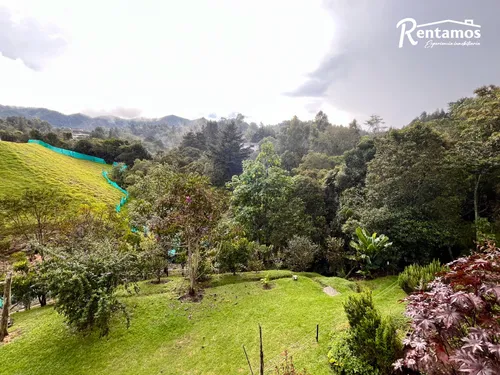 Casa En Venta En Alto Del Escobero. Cod V775211