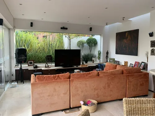 Casa Con Jardín Y Terraza En Bosque De Las Lomas