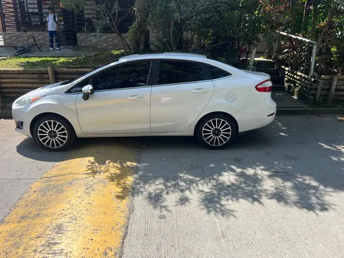 Ford Fiesta 1.6 Titanium Mt