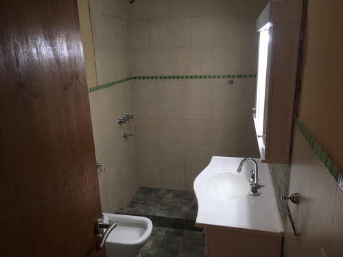 Alquiler Duplex De Dos Dormitorios Con Patio En Devicenzo Chico!