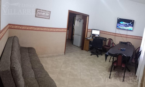 Imagen 3 de 13 de Casa - Tablada - 5 Ambientes - Multifamiliar - Venta - 4 Ambientes -
