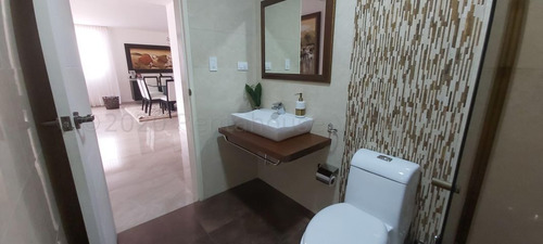 Imagen 11 de 22 de Ana Cárdenas Vende Casa En Los Naranjos Del Cafetal Mls #22-6932