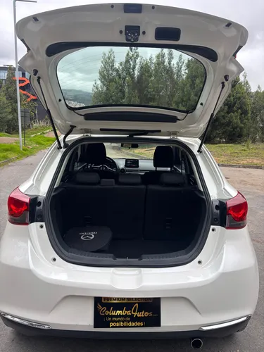 Mazda 2 Carbón edition