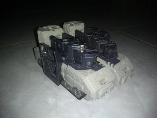 Figura Megatron Transformers Authentics Alpha Sin Cañón (Usado)