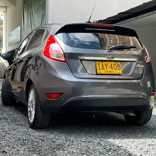 Ford Fiesta TITANIUM TP 1.6CC 2015