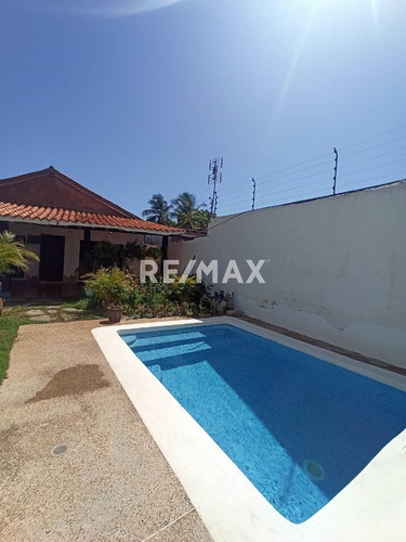 Hermosa Posada Amoblada Con Piscina Y Vista A La Montaña, El Cardon, Isla De Margarita, Nueva Esparta, Inversión Segura - Cod. 0721