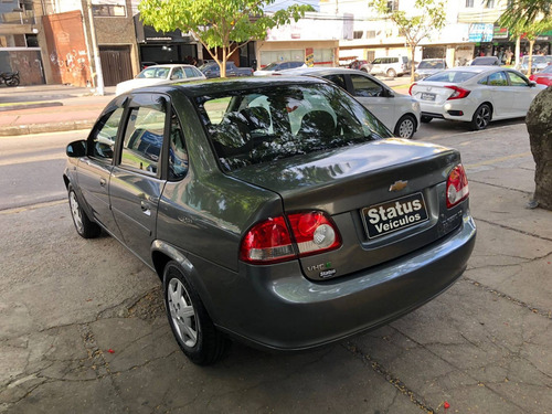 Imagem 4 de 11 de Chevrolet Classic 1.0 Mpfi Ls 8v Flex 4p Manual