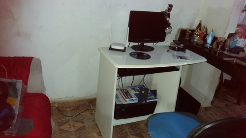 Computador Com Mesa Cadeira E Web Can E Fone Com Microphone