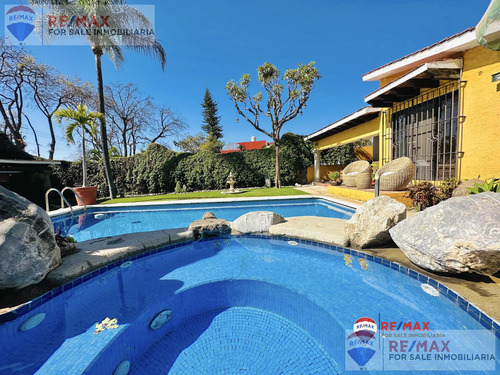 Venta De Casa Un Nivel, Col. Jardines De Cuernavaca, Cuernavaca, Morelosclave 4314