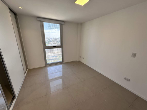 Departamento De 2 Dormitorios En Alquiler En Barrio Gral. Paz - Torre Alto Paz