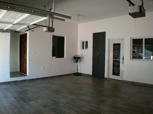 Imagen 2 de 19 de Casa En Venta En Chihuahua Fraccionamiento Bahías
