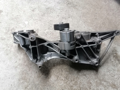 Base Soporte Alternador Compresor Volkswagen Jetta Mk6 2.5 (Usado)