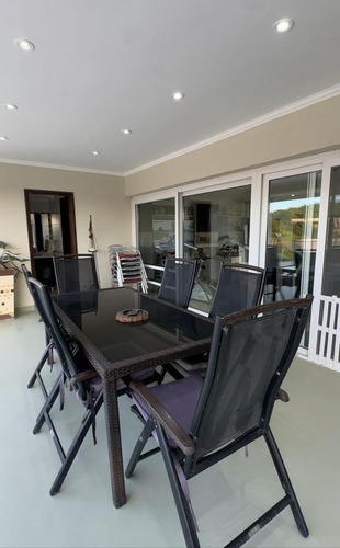 Casa En Venta - 5 Dormitorios 5 Baños - Pinamar