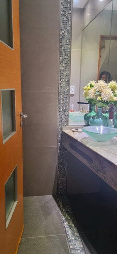 Dos Dormitorios, Vestidor, Baños En Suite. Garage 2 Autos Apta Crèdito Hipotecario