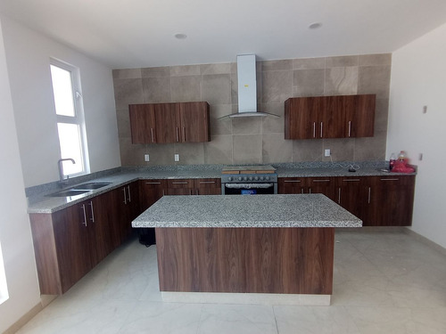 Casa Nueva En Venta En Pedregal De Shoenstatt, Corregidora, Qro.