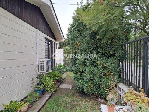 Casa En Venta De 3 Dorm. En Las Condes