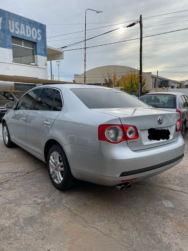 Volkswagen Vento 2.5 Luxury 170cv
