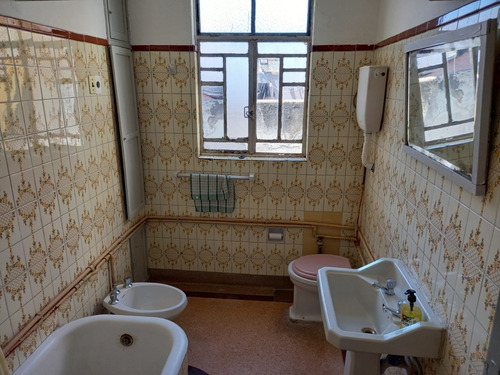 Imagen 8 de 14 de Casa De Altos Al Frente Con Balcón Y Azotea De Uso Exclusivo