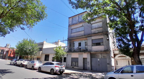 Casa En   Planta Alta Con Balcon Y Patio Trasero