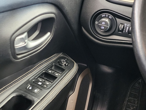 Jeep Renegade Longitude 1.8 4x2 Flex 16V Aut.