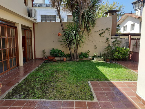 Imagen 24 de 30 de Chalet Sobre Lote De 10 X 32 - Parque Ayerza - Castelar Nort