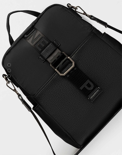 Mochila Mujer Dama Ana Prune Nylon Con Bolsa Negro Liso
