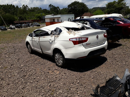 Imagem 4 de 8 de Sucata Fiat Gran Siena 2015 1.4 Flex - Rs Auto Peças
