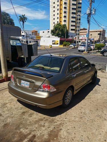 Imagen 5 de 10 de Mitsubishi Lancer