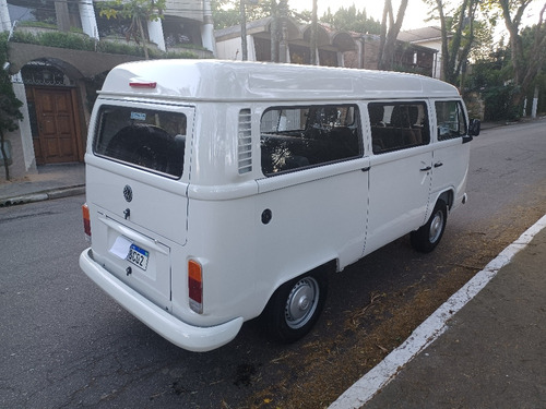 Volkswagen Kombi 1.4 Standard Total Flex 3p