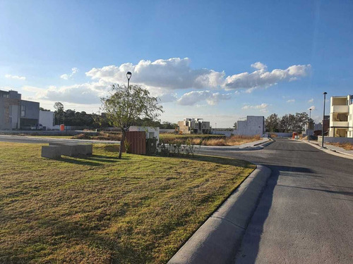 Terreno En Exclusiva Privada Con Seguridad 24/7 - San Miguel Allende