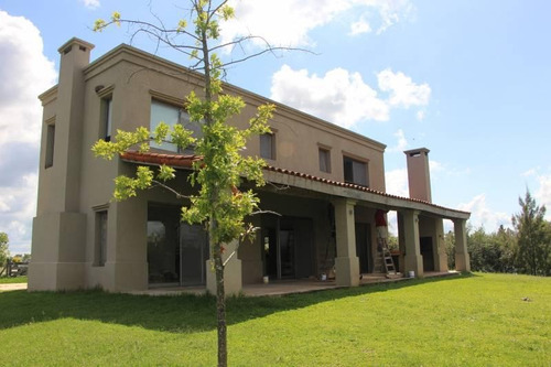 Imagen 3 de 30 de Casa En Venta En San Benito, Villanueva, Tigre