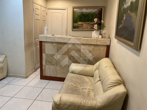 Imagen 2 de 12 de Oficina En Venta En Providencia, Estética, Dental, Oftalmólo
