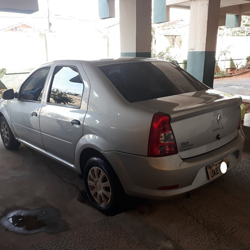 Imagem 4 de 10 de Renault Logan