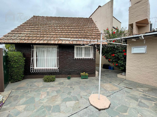Casa Alpina En Venta - General Rodriguez Centro