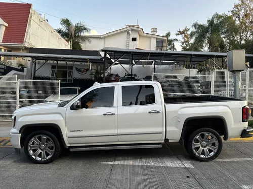 GMC Sierra 6.2 Denali Dvd At