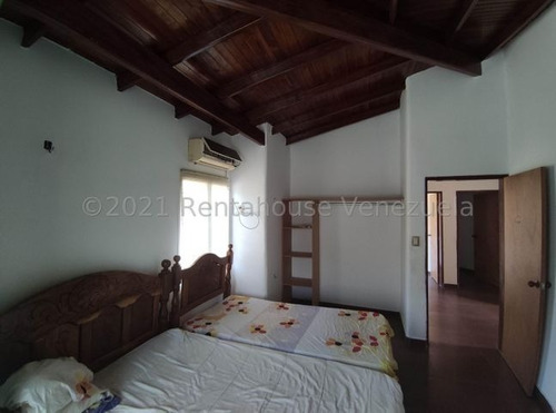 Imagen 17 de 21 de Casa En Venta En El Limón, Av. Universidad, Maracay, 22-14660 Mv