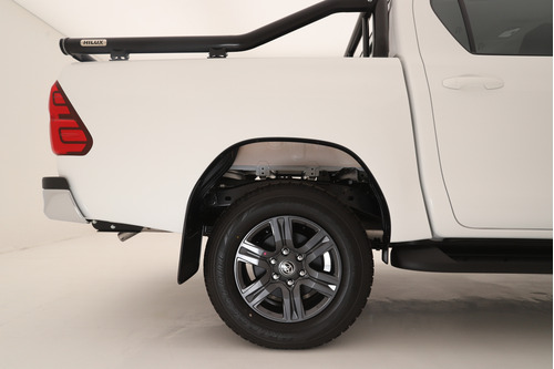 Hilux 2.4 4x2 Sr Cd 6m/t D.r