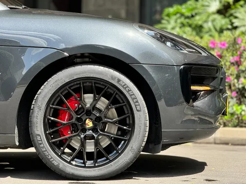 Porsche Macan Bi-Turbo G T S | Performance