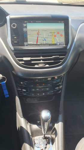 Imagem 8 de 9 de Peugeot 208 Griffe 1.6 Aut. (2015)