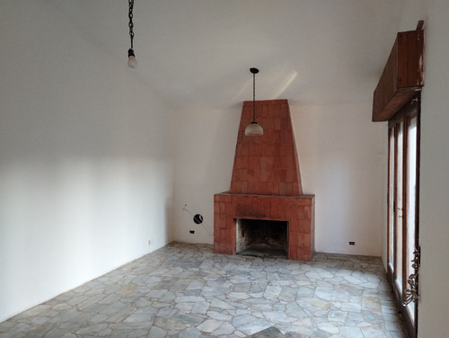 Casa Con Monoambiente A Reciclar Sobre Ruta En Nono