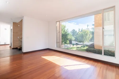 Casa En Venta En Colinas De Suba. Cod V9784