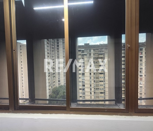 En Alquiler Oficina La California 42mts/1b/1pe