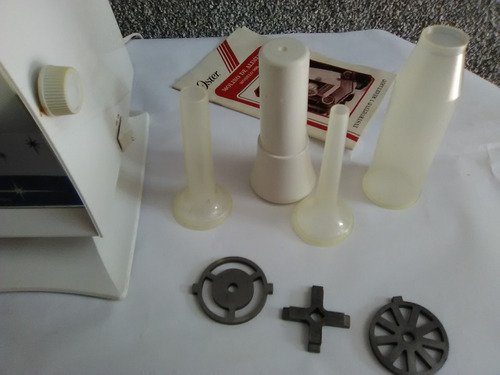 Imagen 2 de 7 de Molino De Alimetos Marca Oster 996-28