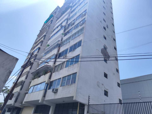 Apartamento En Venta Av.bolivar Norte Valencia Mr-7429561