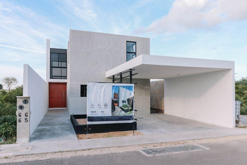 Casa En Preventa En Mérida De 2 Plantas Y 3 Recámaras.