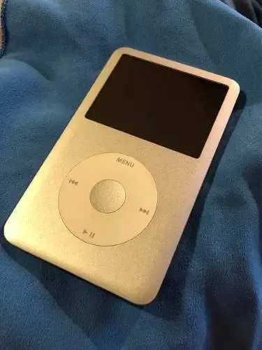 Apple iPod Classic 160 Gb Silver Mc293ll-a (7ª Geração)a1238