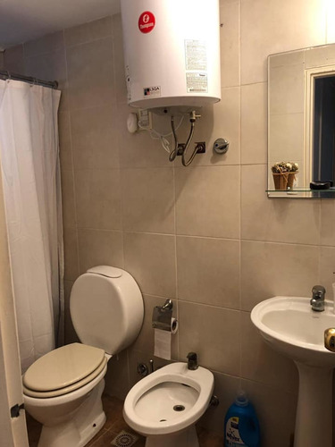 Se Alquila Lindo Apartamento En Zona Del Parque Rodo.