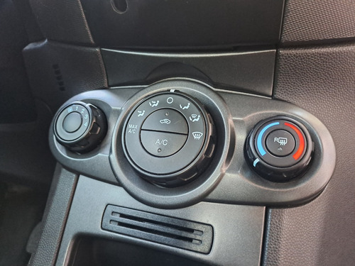 Imagen 12 de 19 de Ford Fiesta S Plus 2014 Vendo Permuto